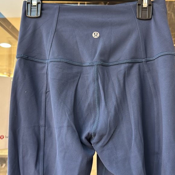 Lululemon blue flare crop, size 6, NWT. - Picture 6 of 7
